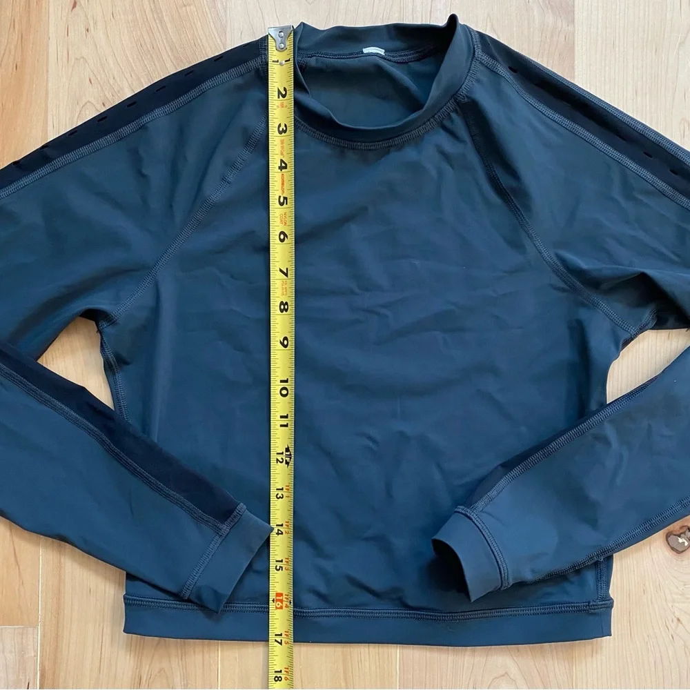 Lululemon Women's Black Sea Courage Rash Guard
Swimwear Long Sleeve - Picture 7 of 13